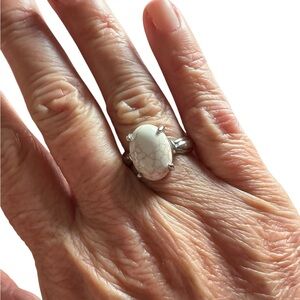 Cream Oval Stone with Veining Silver Ring